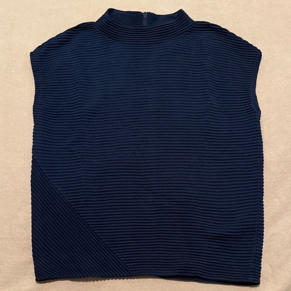 Akris Punto Black Sleeveless Top